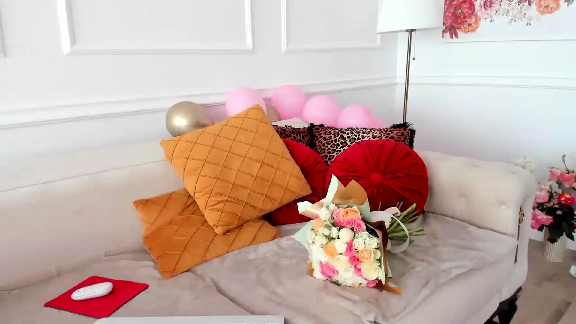 Gallery image thumbnail from AlyssiaKENT1's myfreecams stream on, 06/08/2023, 16:54 image 19 of 20