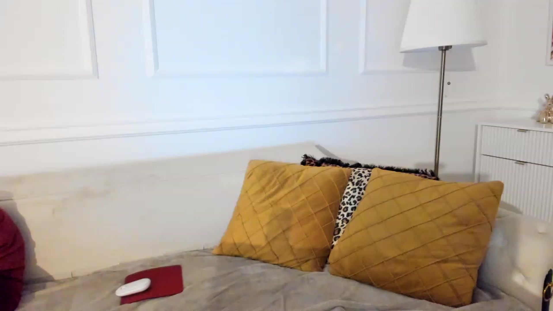 Gallery image thumbnail from AlyssiaKENT1's myfreecams stream on, 06/21/2023, 20:09 image 12 of 20