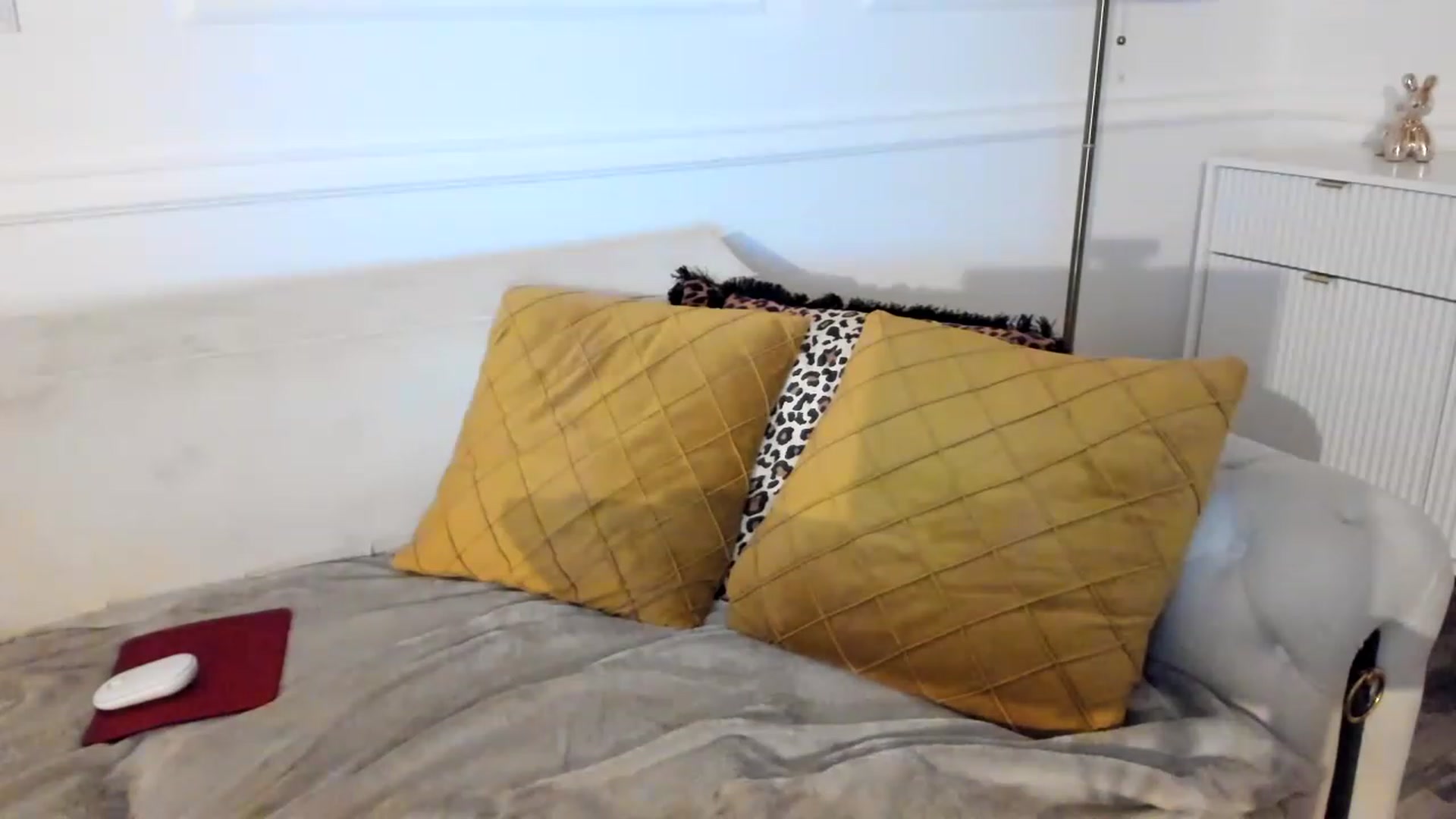 Gallery image thumbnail from AlyssiaKENT1's myfreecams stream on, 06/21/2023, 20:09 image 17 of 20