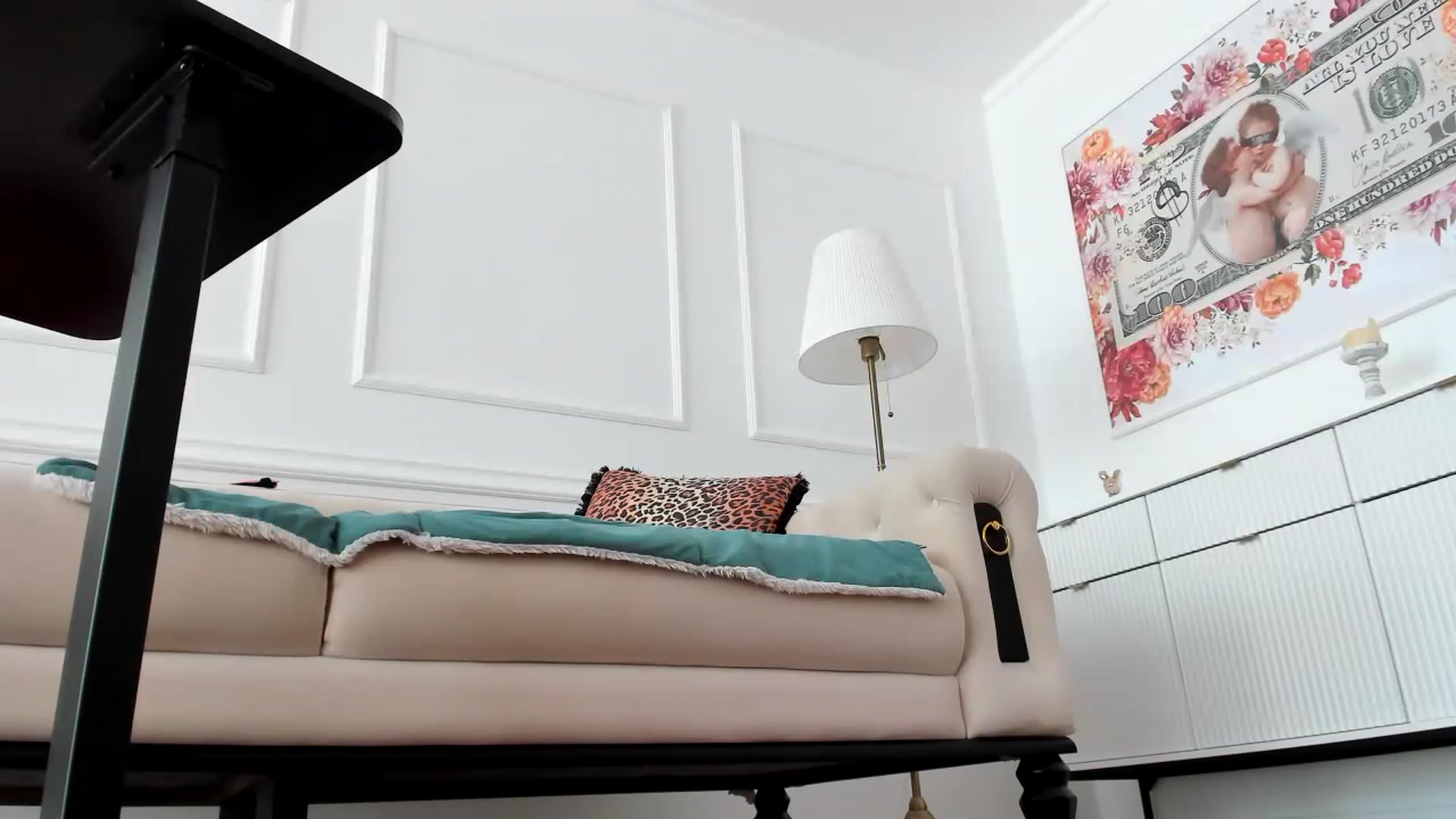 Gallery image thumbnail from AlyssiaKENT1's myfreecams stream on, 06/25/2023, 11:49 image 20 of 20
