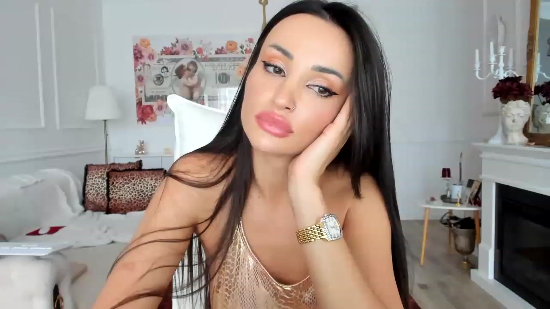 Gallery image thumbnail from AlyssiaKENT1's myfreecams stream on, 06/28/2023, 14:03 image 18 of 20