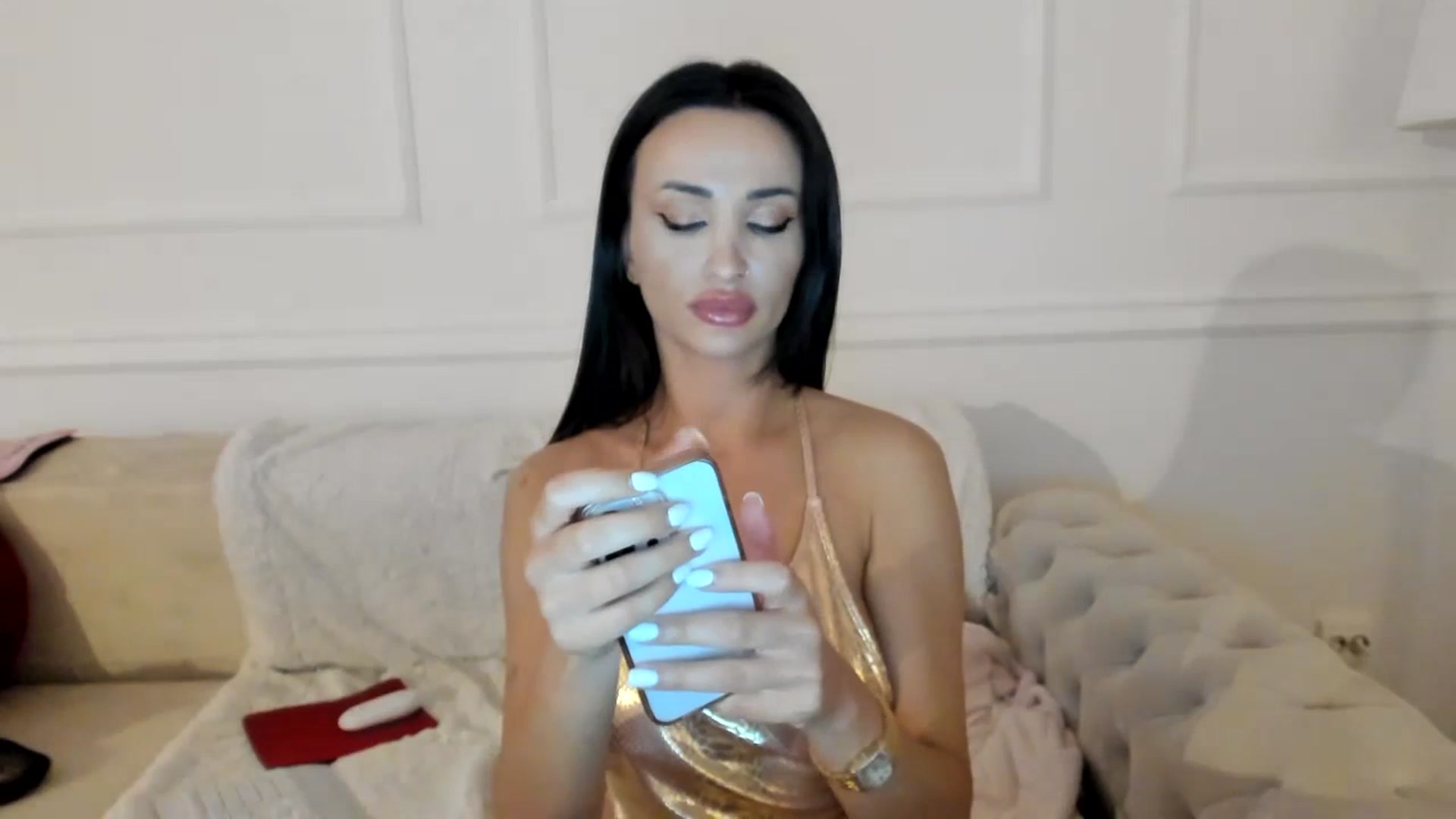 Gallery image thumbnail from AlyssiaKENT1's myfreecams stream on, 06/28/2023, 18:12 image 14 of 20