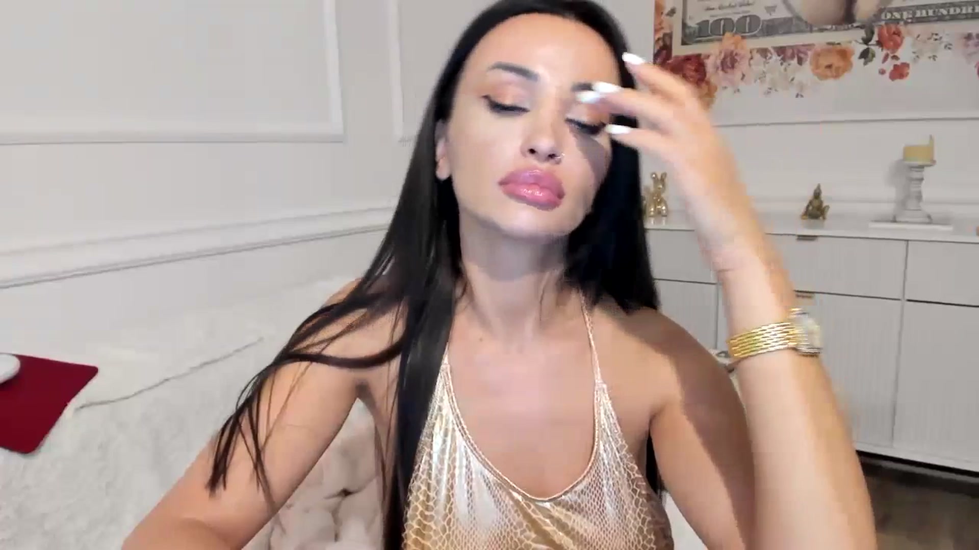 Gallery image thumbnail from AlyssiaKENT1's myfreecams stream on, 06/28/2023, 19:18 image 11 of 20