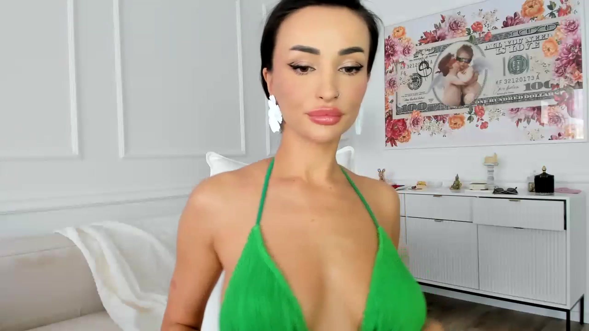 Gallery image thumbnail from AlyssiaKENT1's myfreecams stream on, 07/12/2023, 06:46 image 11 of 20