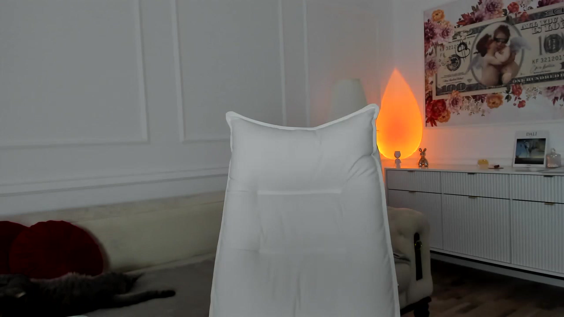 Gallery image thumbnail from AlyssiaKENT1's myfreecams stream on, 08/08/2023, 05:36 image 14 of 20