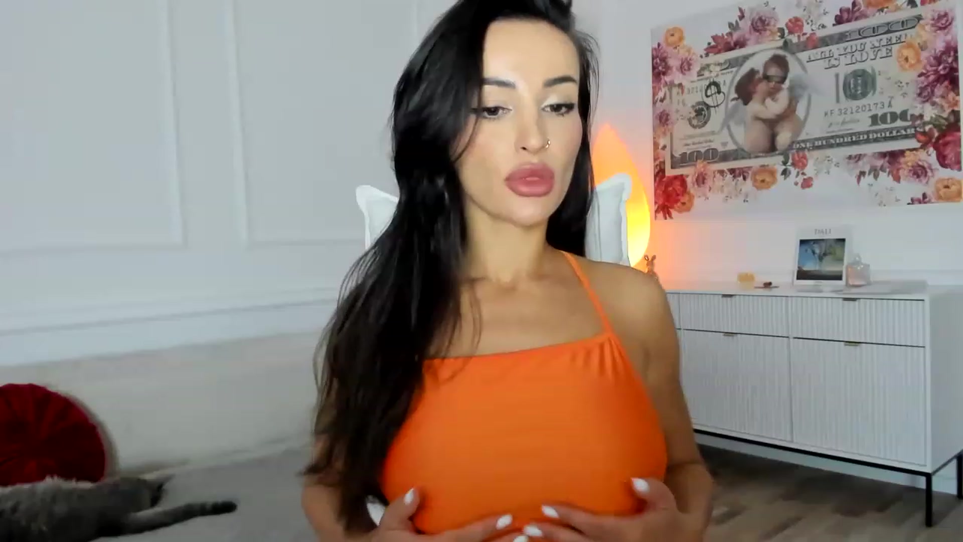 Gallery image thumbnail from AlyssiaKENT1's myfreecams stream on, 08/08/2023, 05:36 image 12 of 20
