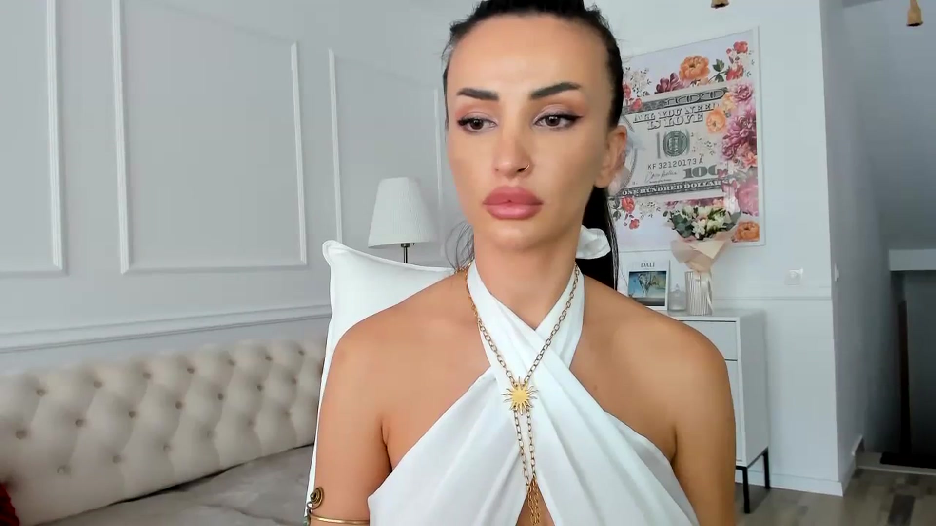 Gallery image thumbnail from AlyssiaKENT1's myfreecams stream on, 08/10/2023, 12:09 image 18 of 20