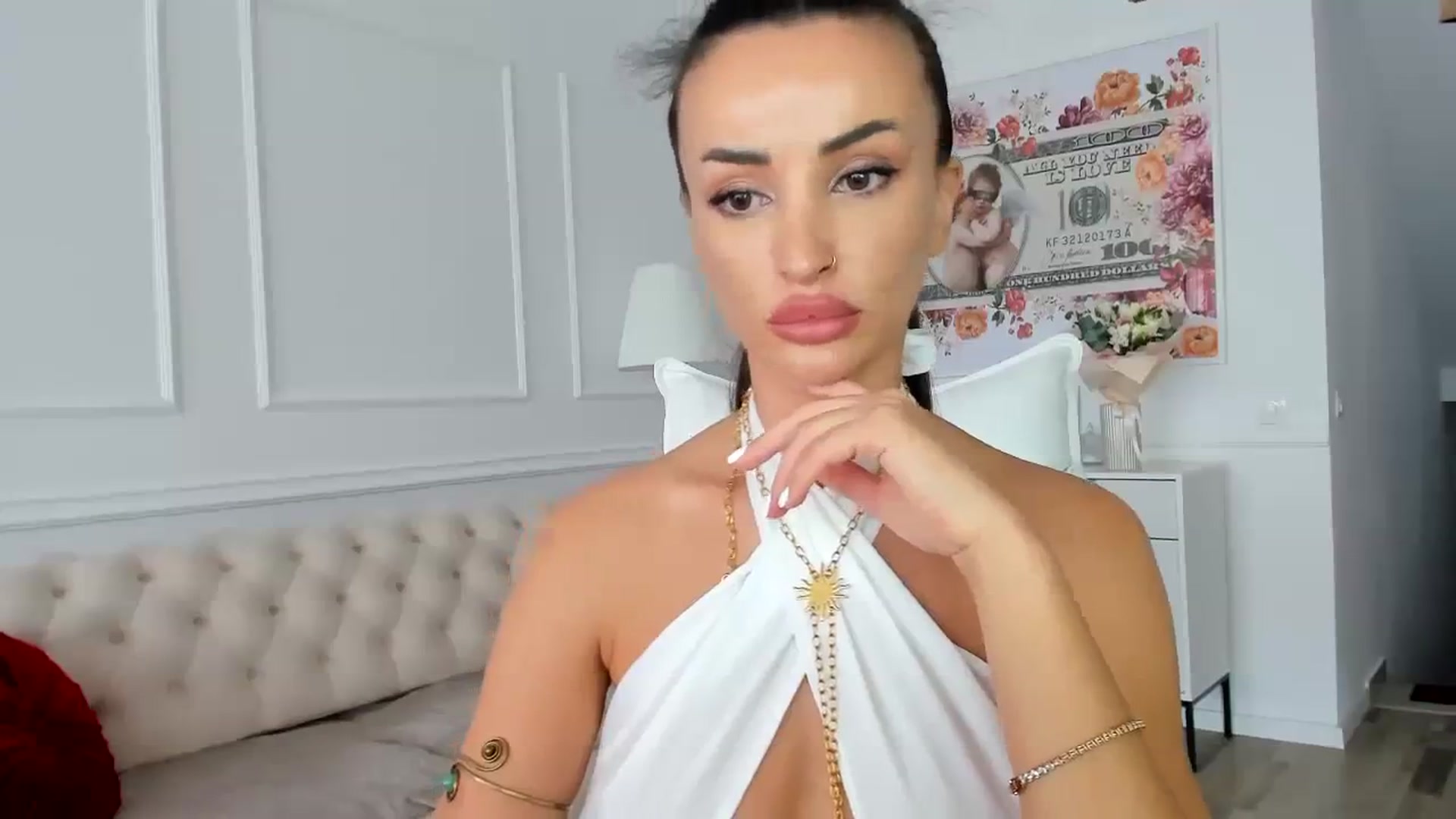 Gallery image thumbnail from AlyssiaKENT1's myfreecams stream on, 08/10/2023, 12:09 image 2 of 20