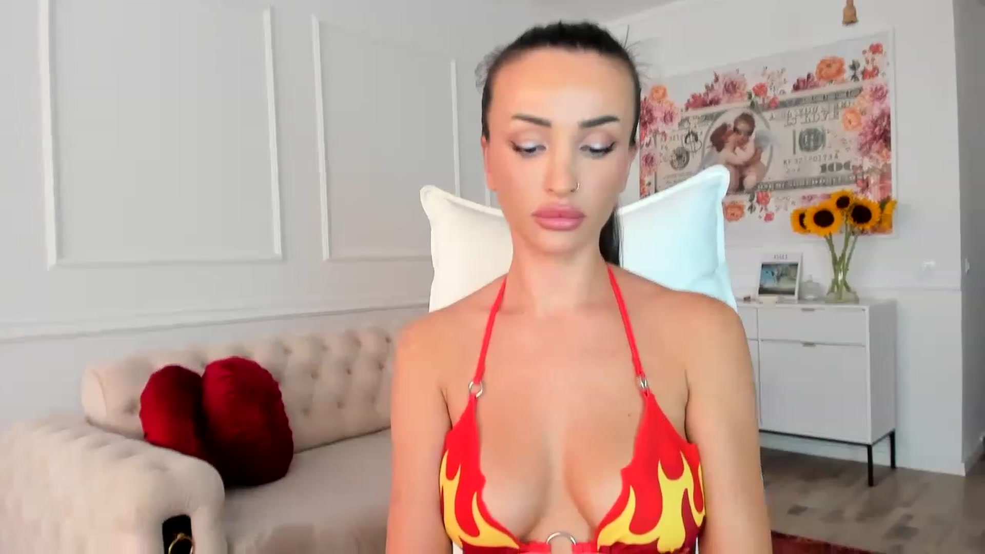 Gallery image thumbnail from AlyssiaKENT1's myfreecams stream on, 08/11/2023, 17:03 image 18 of 20