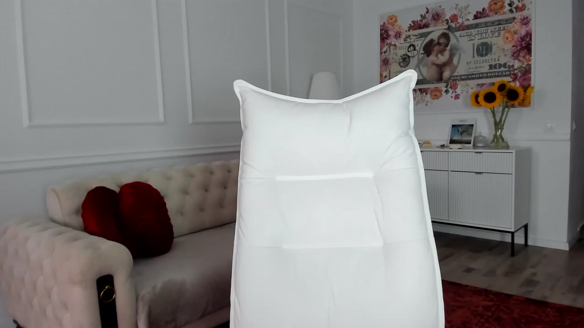 Gallery image thumbnail from AlyssiaKENT1's myfreecams stream on, 08/11/2023, 17:28 image 10 of 20