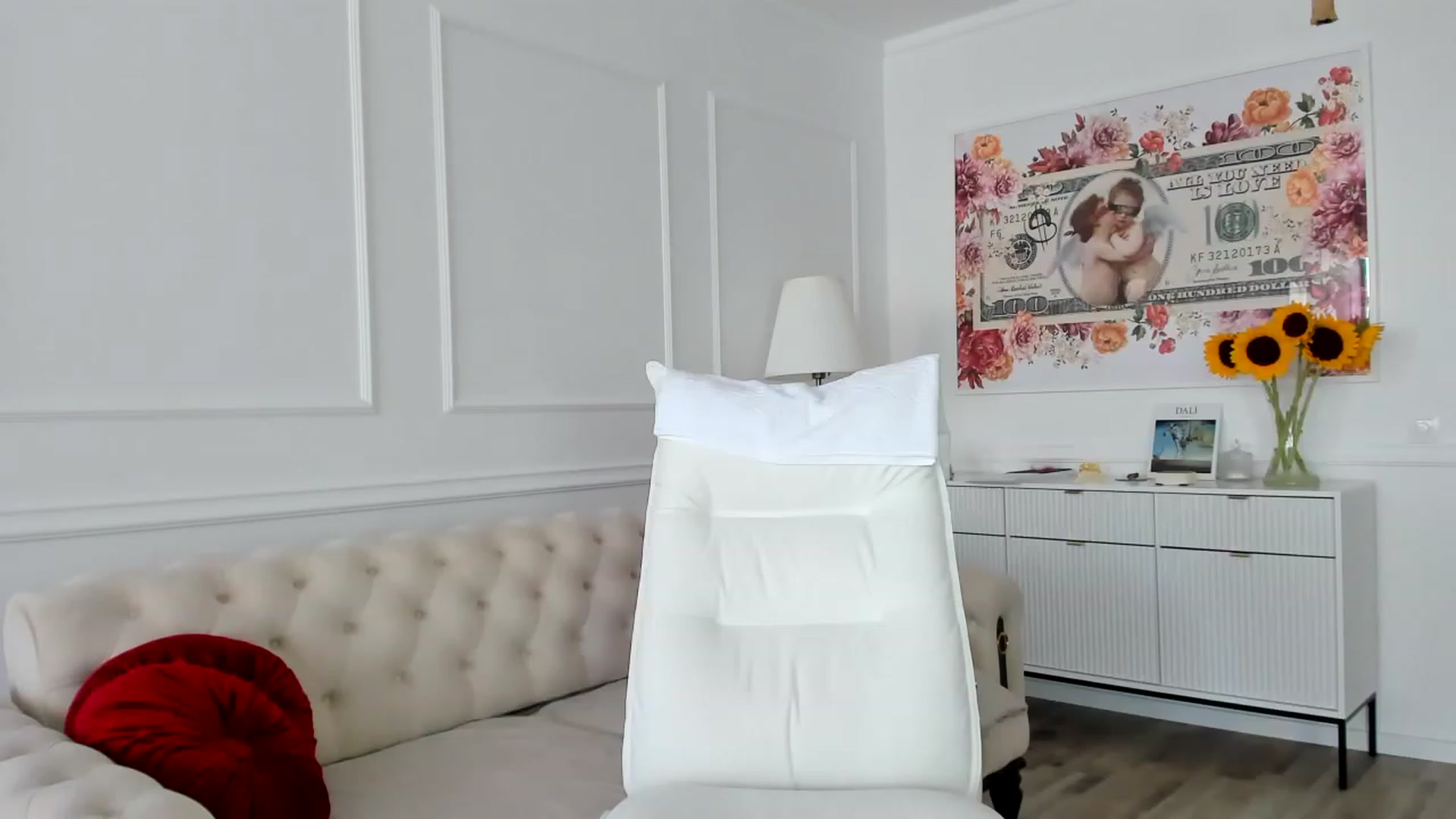 Gallery image thumbnail from AlyssiaKENT1's myfreecams stream on, 08/13/2023, 06:05 image 8 of 20