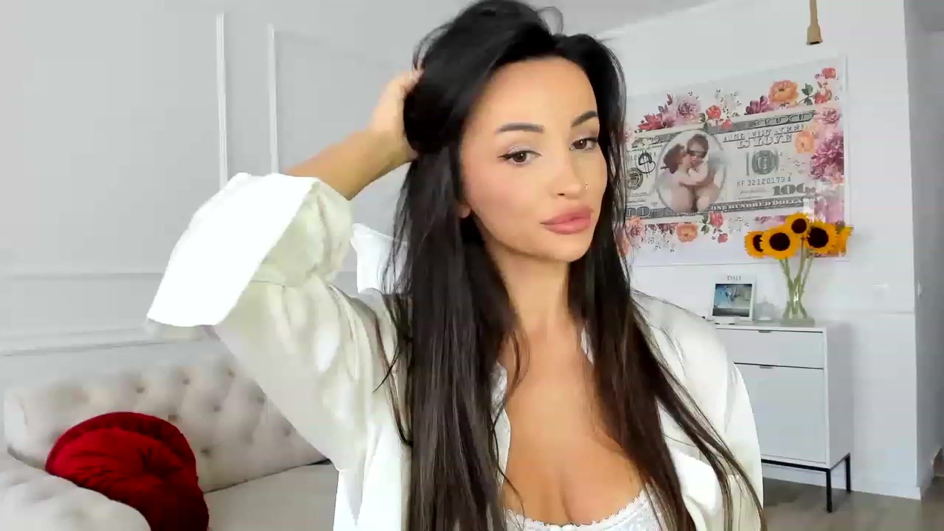 Gallery image thumbnail from AlyssiaKENT1's myfreecams stream on, 08/13/2023, 08:20 image 7 of 20
