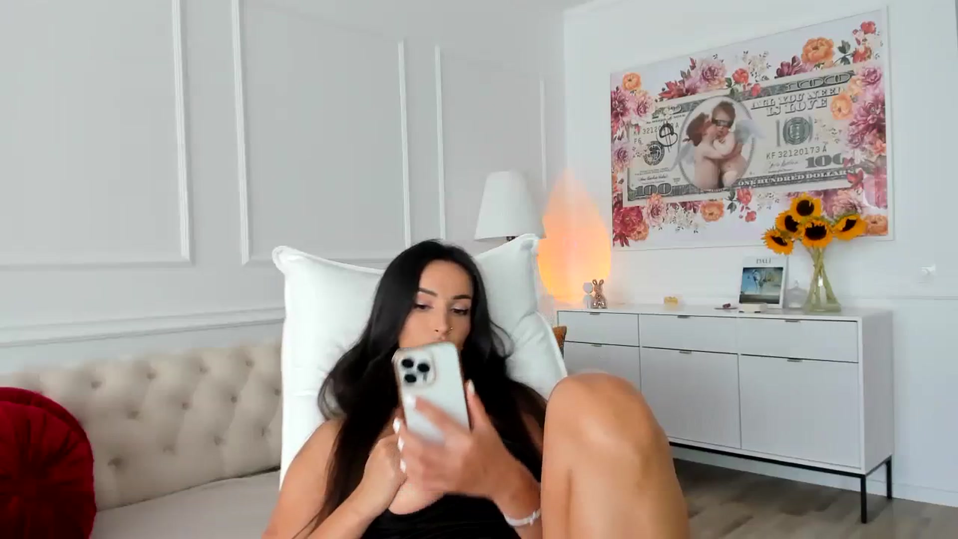 Gallery image thumbnail from AlyssiaKENT1's myfreecams stream on, 08/16/2023, 09:05 image 16 of 20