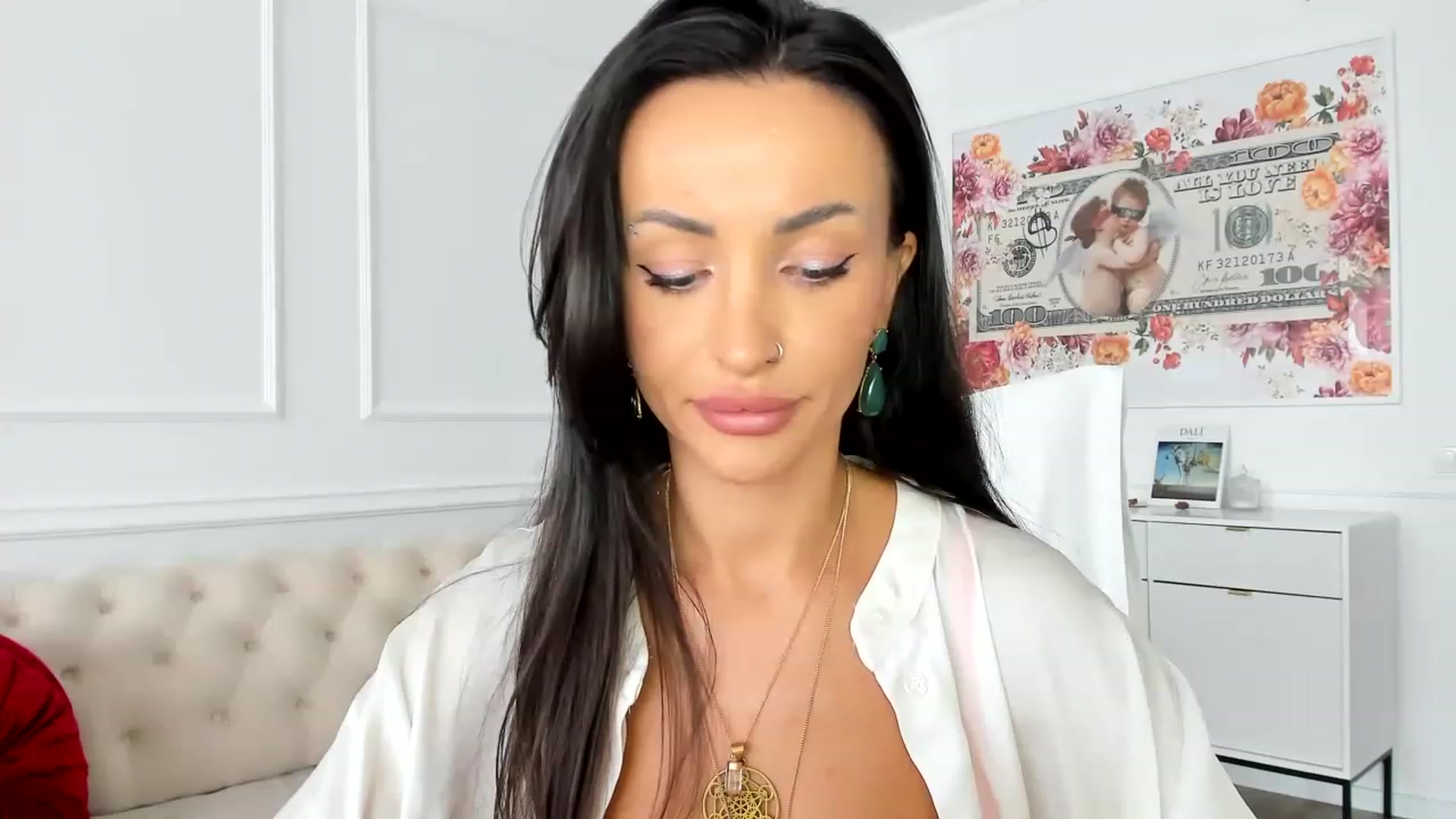 Gallery image thumbnail from AlyssiaKENT1's myfreecams stream on, 08/17/2023, 09:24 image 18 of 20