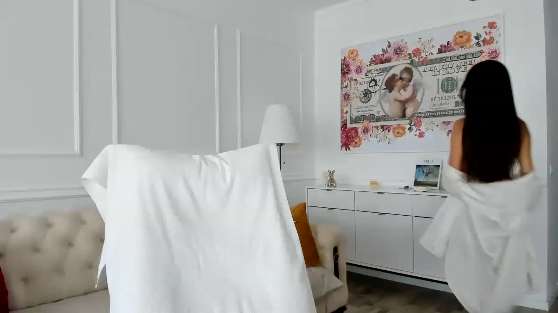 Gallery image thumbnail from AlyssiaKENT1's myfreecams stream on, 08/17/2023, 09:24 image 1 of 20