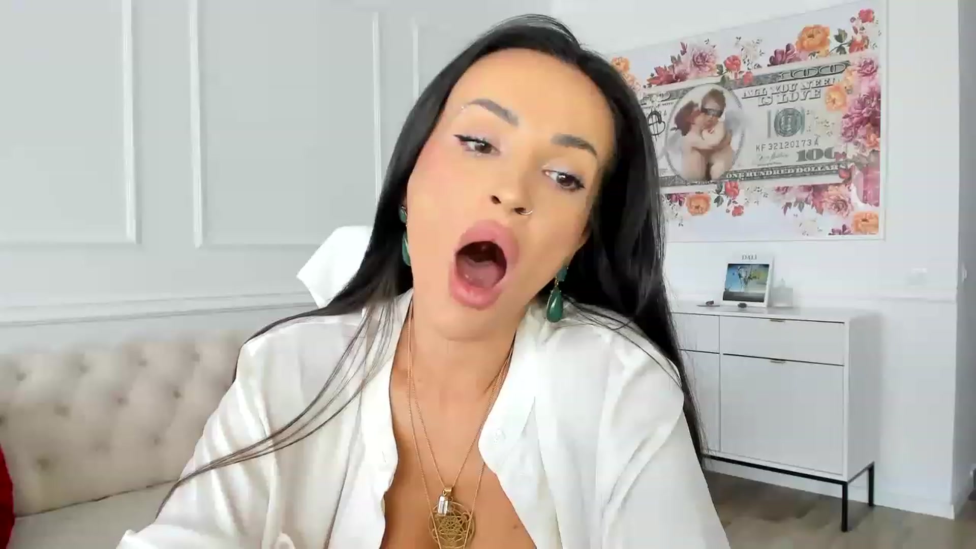 Gallery image thumbnail from AlyssiaKENT1's myfreecams stream on, 08/17/2023, 09:24 image 14 of 20