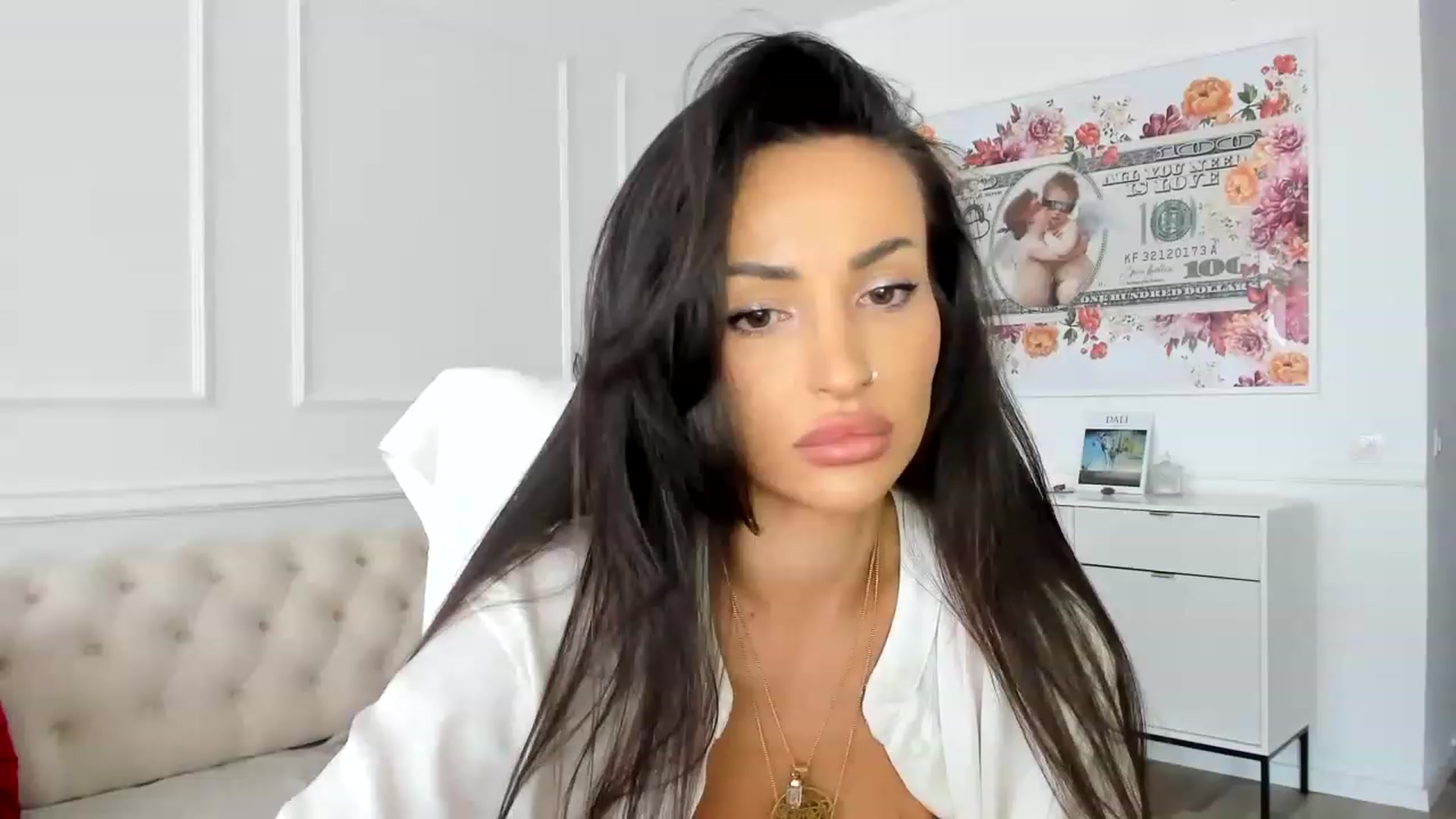 Gallery image thumbnail from AlyssiaKENT1's myfreecams stream on, 08/17/2023, 09:24 image 10 of 20