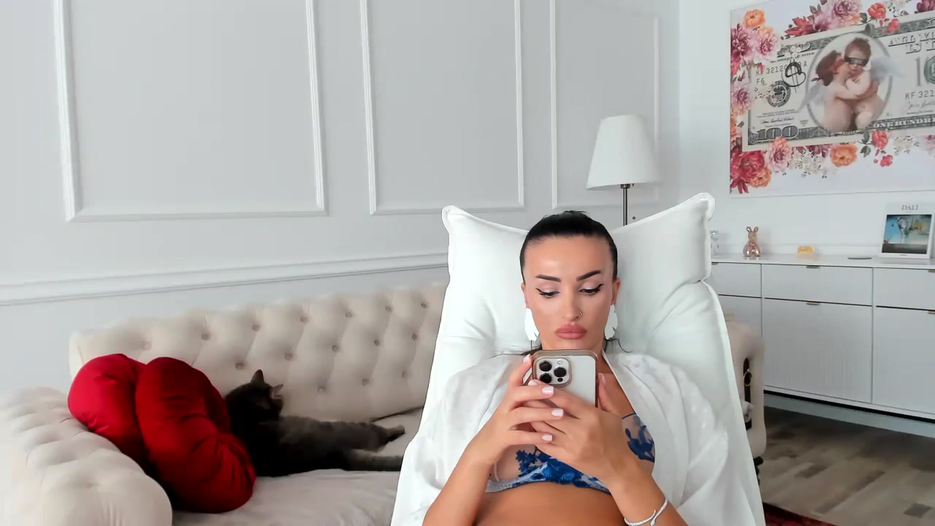 Gallery image thumbnail from AlyssiaKENT1's myfreecams stream on, 08/30/2023, 12:38 image 20 of 20