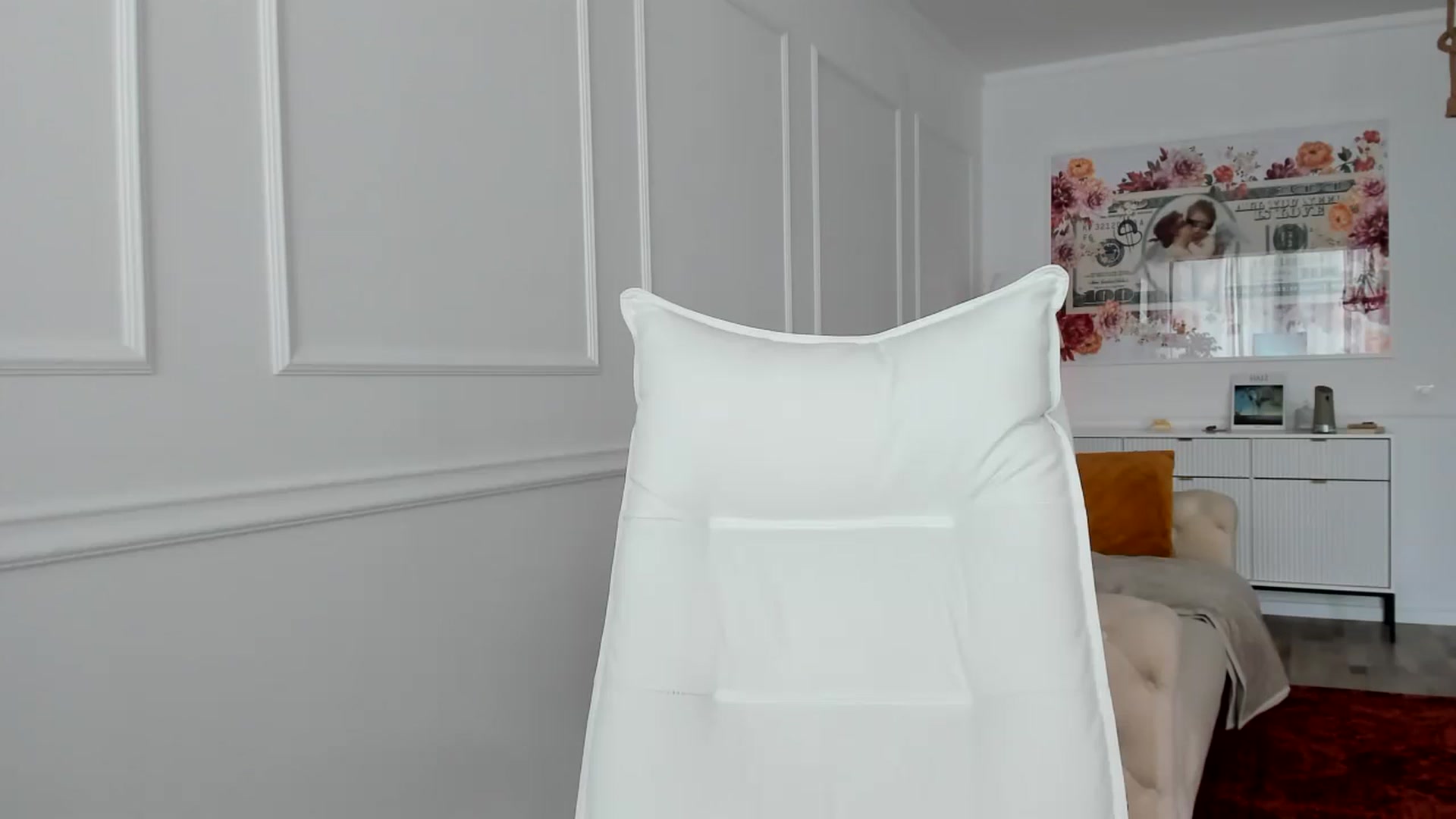 Gallery image thumbnail from AlyssiaKENT1's myfreecams stream on, 09/02/2023, 15:54 image 10 of 20