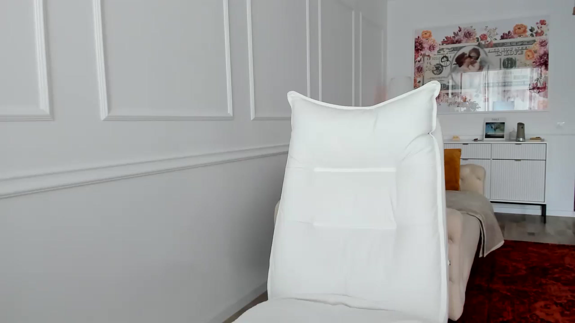 Gallery image thumbnail from AlyssiaKENT1's myfreecams stream on, 09/02/2023, 15:54 image 7 of 20