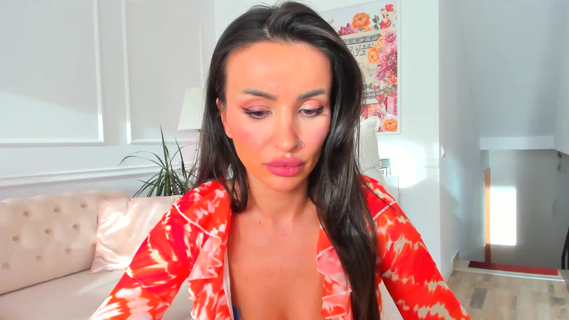 Gallery image thumbnail from AlyssiaKENT1's myfreecams stream on, 11/13/2023, 14:53 image 6 of 20