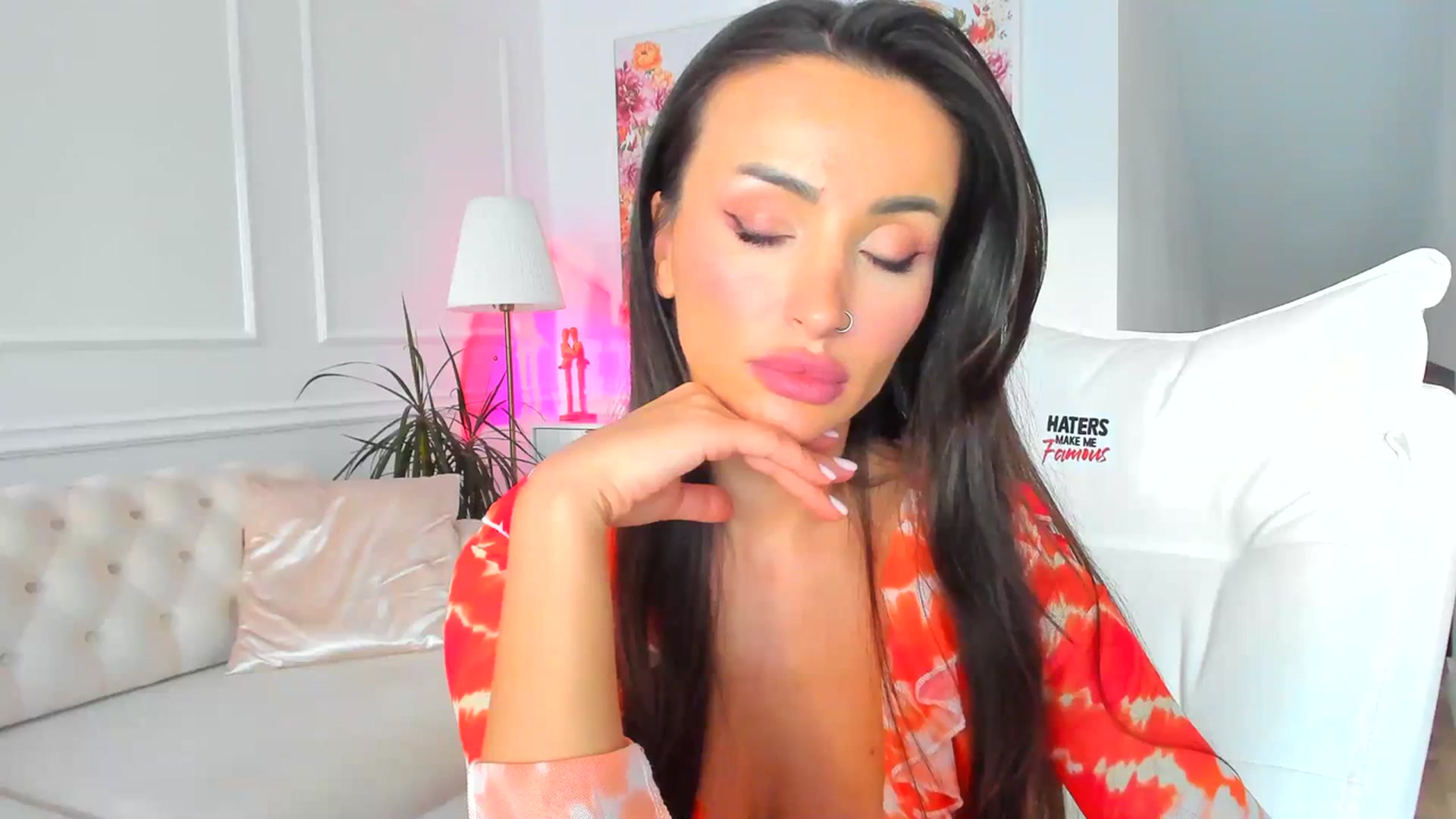 Gallery image thumbnail from AlyssiaKENT1's myfreecams stream on, 11/13/2023, 14:53 image 10 of 20