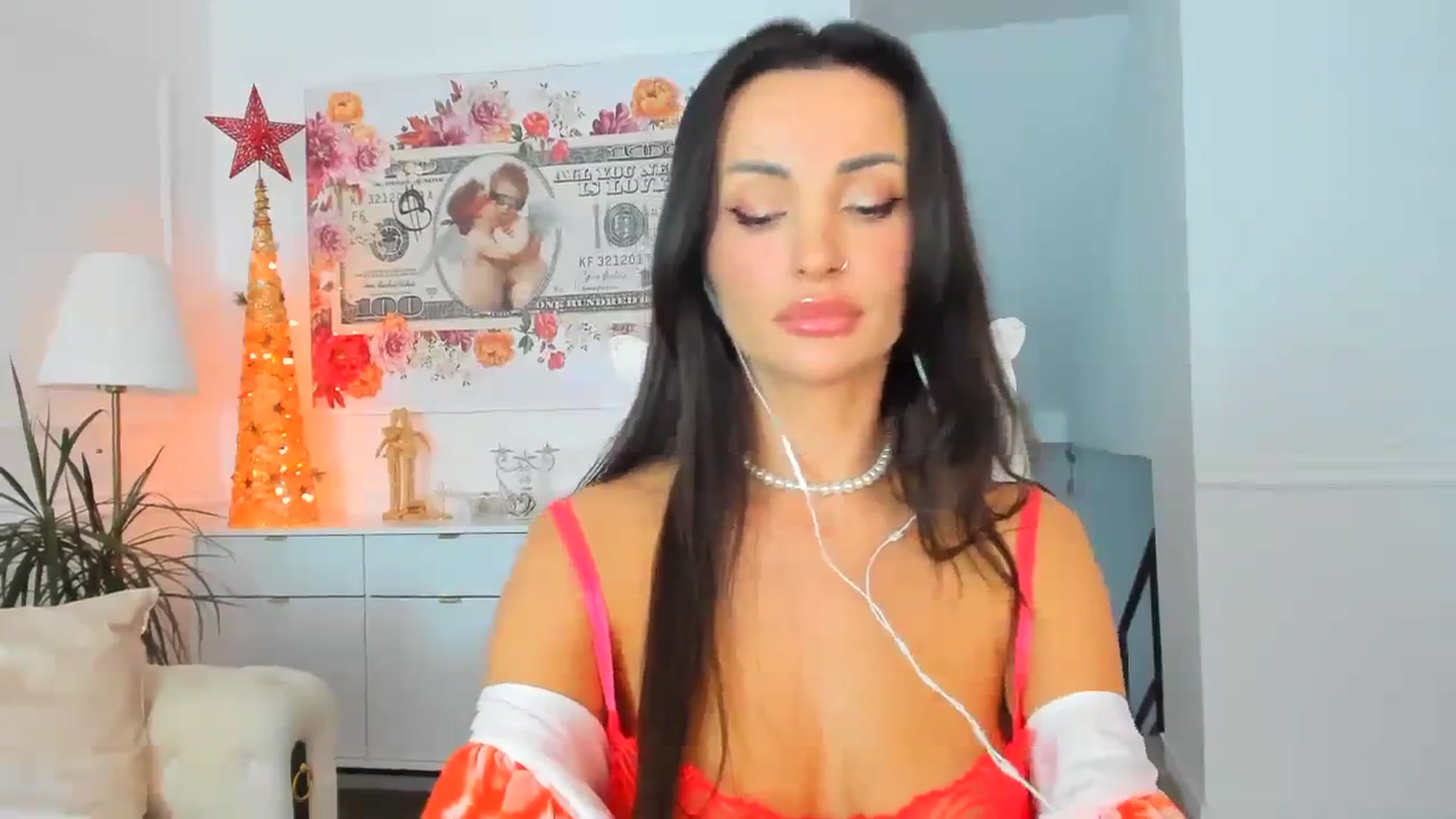 Gallery image thumbnail from AlyssiaKENT1's myfreecams stream on, 11/22/2023, 10:44 image 9 of 20