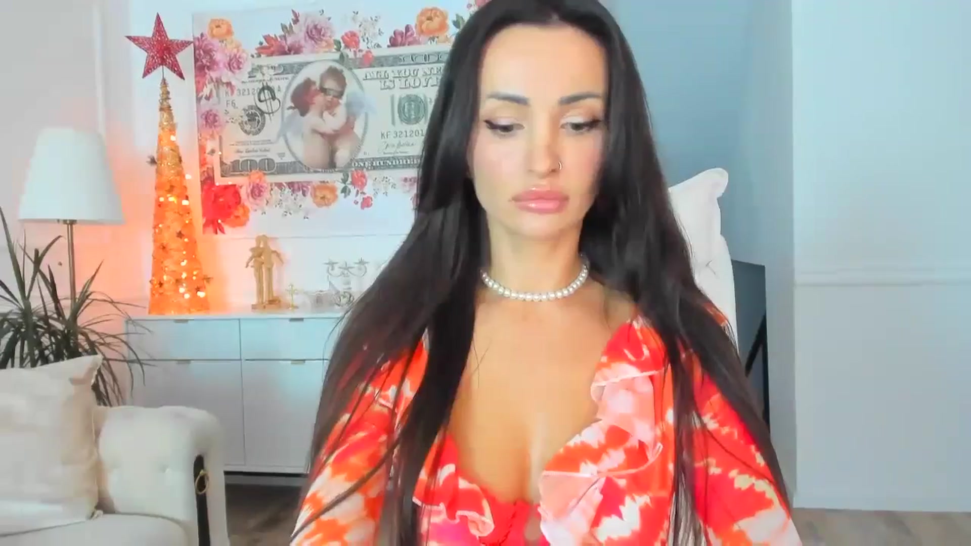 Gallery image thumbnail from AlyssiaKENT1's myfreecams stream on, 11/22/2023, 10:44 image 19 of 20