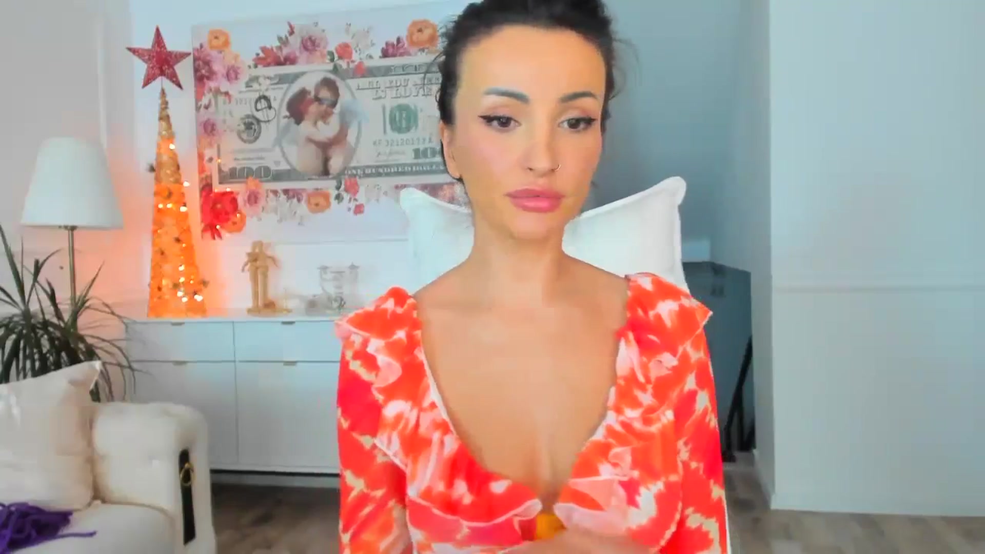 Gallery image thumbnail from AlyssiaKENT1's myfreecams stream on, 11/23/2023, 15:09 image 4 of 20