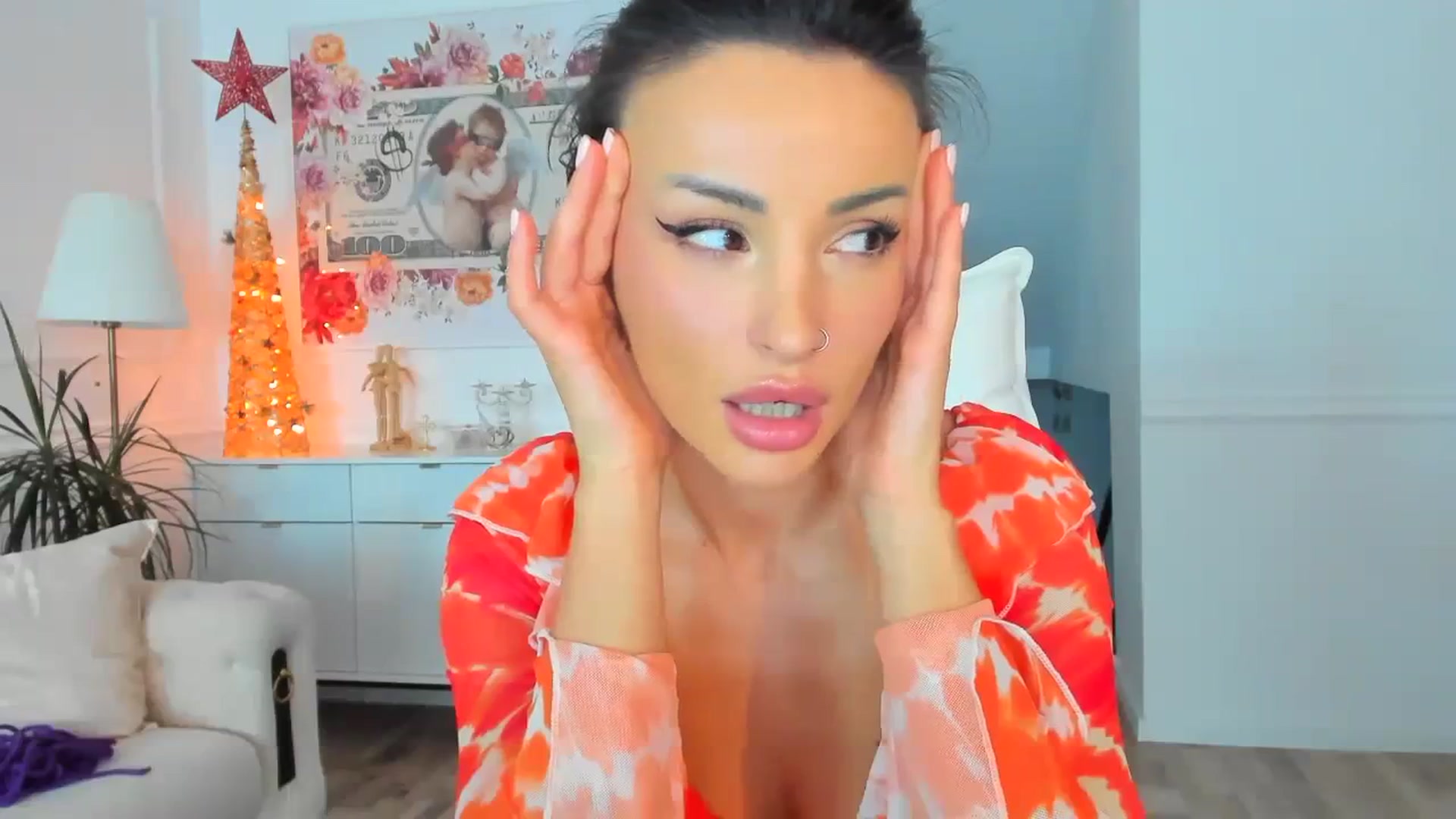 Gallery image thumbnail from AlyssiaKENT1's myfreecams stream on, 11/23/2023, 15:09 image 6 of 20