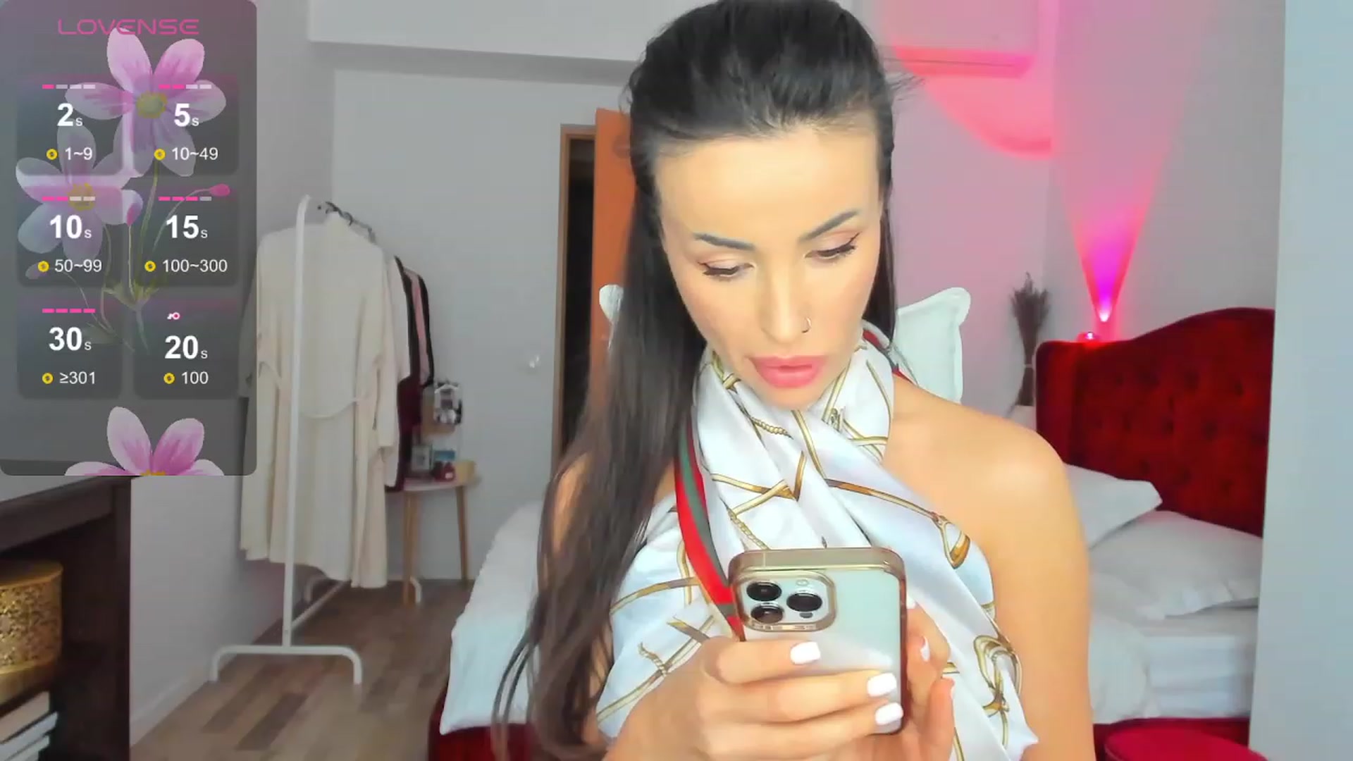 Gallery image thumbnail from AlyssiaKENT1's myfreecams stream on, 12/09/2023, 10:24 image 6 of 20
