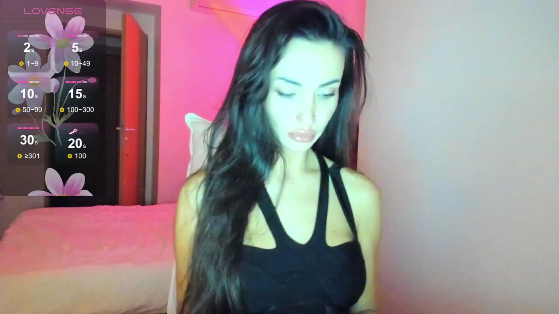 Gallery image thumbnail from AlyssiaKENT1's myfreecams stream on, 12/09/2023, 16:46 image 4 of 20