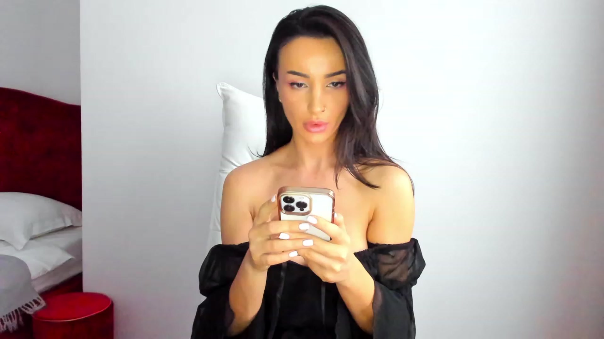 Gallery image thumbnail from AlyssiaKENT1's myfreecams stream on, 12/11/2023, 06:44 image 20 of 20