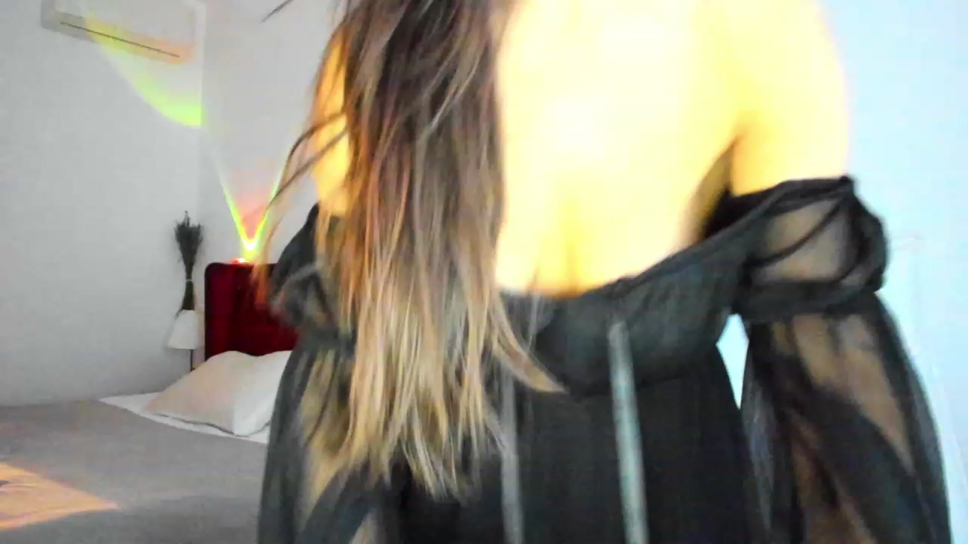 Gallery image thumbnail from AlyssiaKENT1's myfreecams stream on, 12/11/2023, 06:44 image 12 of 20