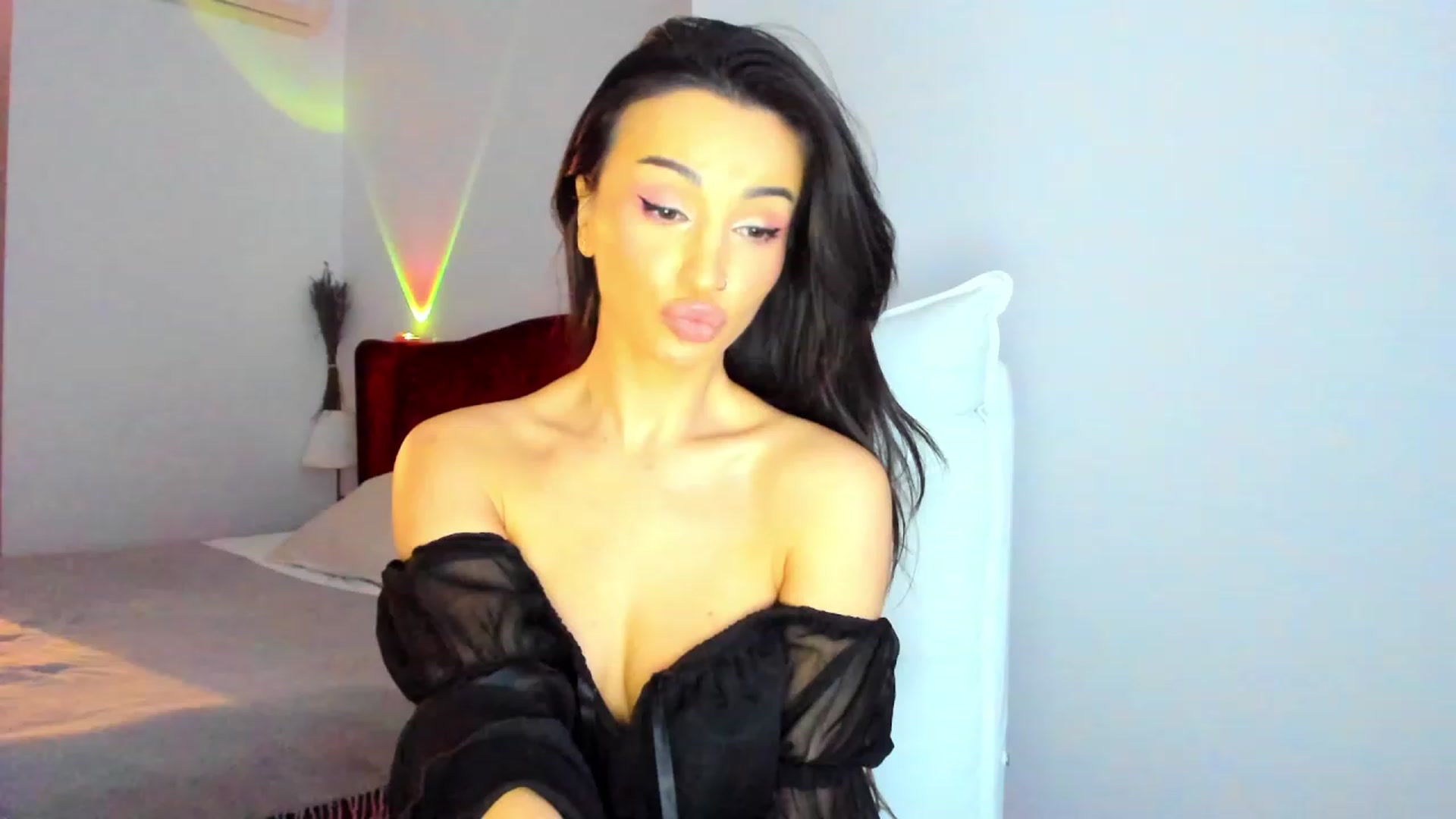 Gallery image thumbnail from AlyssiaKENT1's myfreecams stream on, 12/11/2023, 06:44 image 13 of 20