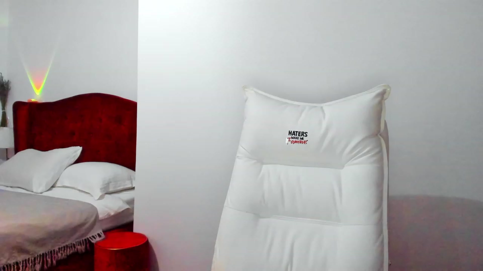 Gallery image thumbnail from AlyssiaKENT1's myfreecams stream on, 12/11/2023, 06:44 image 1 of 20