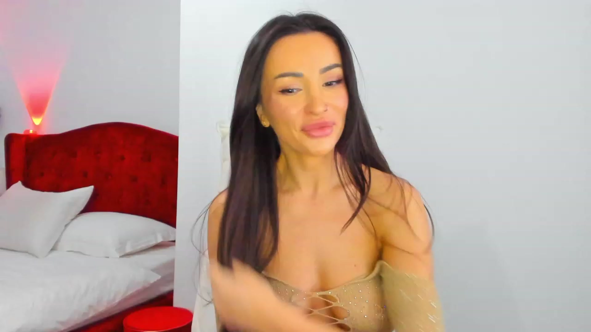Gallery image thumbnail from AlyssiaKENT1's myfreecams stream on, 12/12/2023, 06:37 image 5 of 20