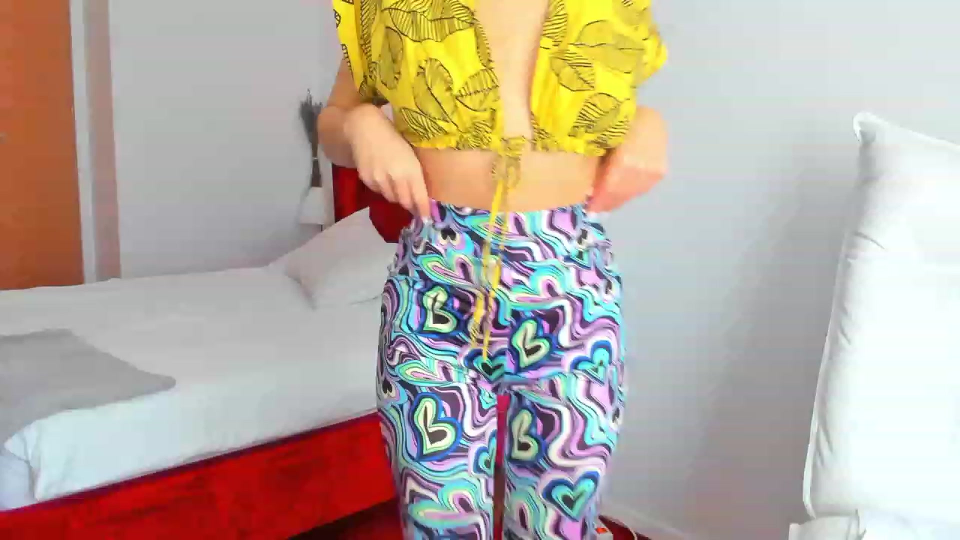 Gallery image thumbnail from AlyssiaKENT1's myfreecams stream on, 12/13/2023, 10:13 image 11 of 20
