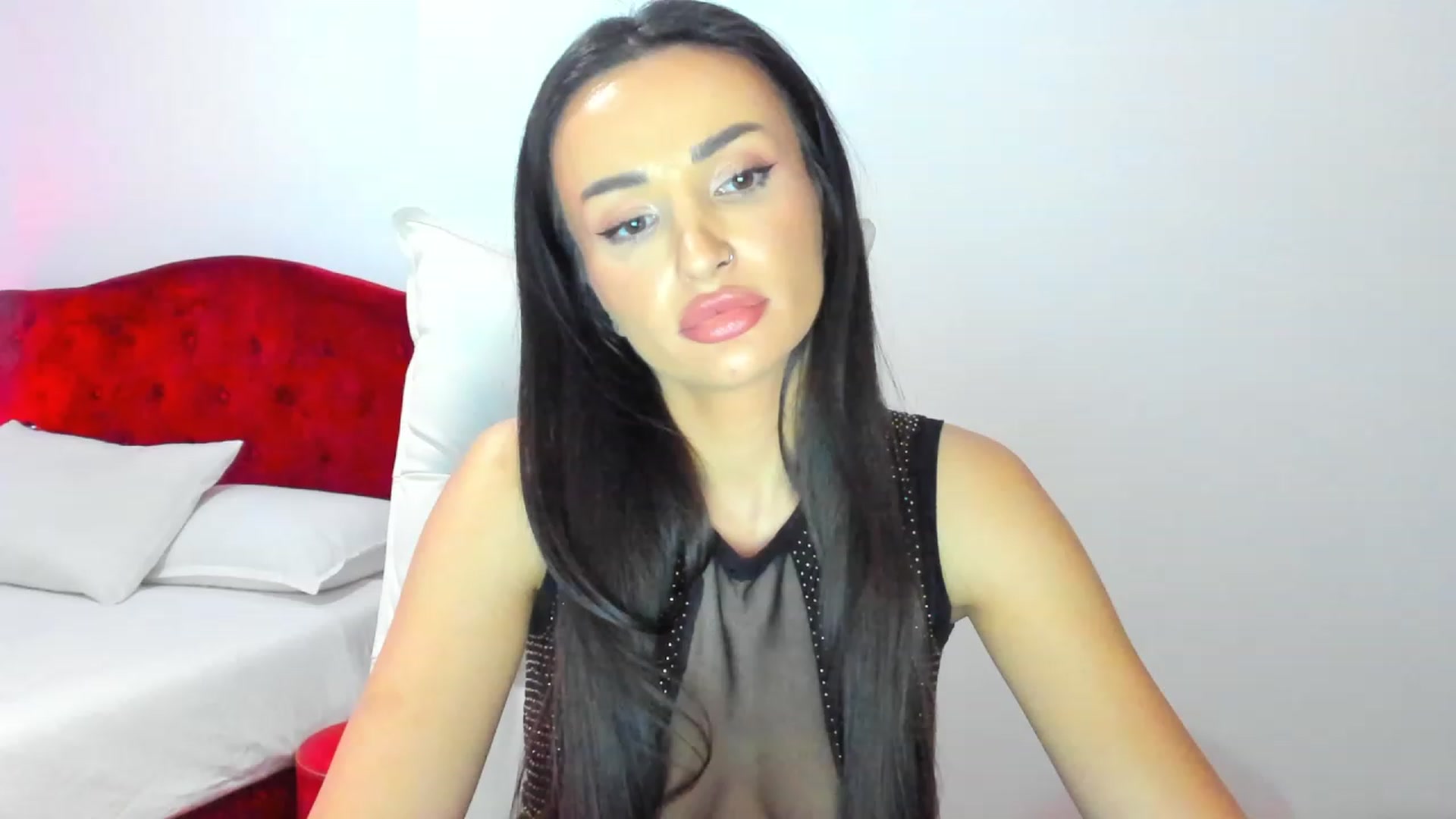Gallery image thumbnail from AlyssiaKENT1's myfreecams stream on, 12/19/2023, 16:03 image 8 of 20