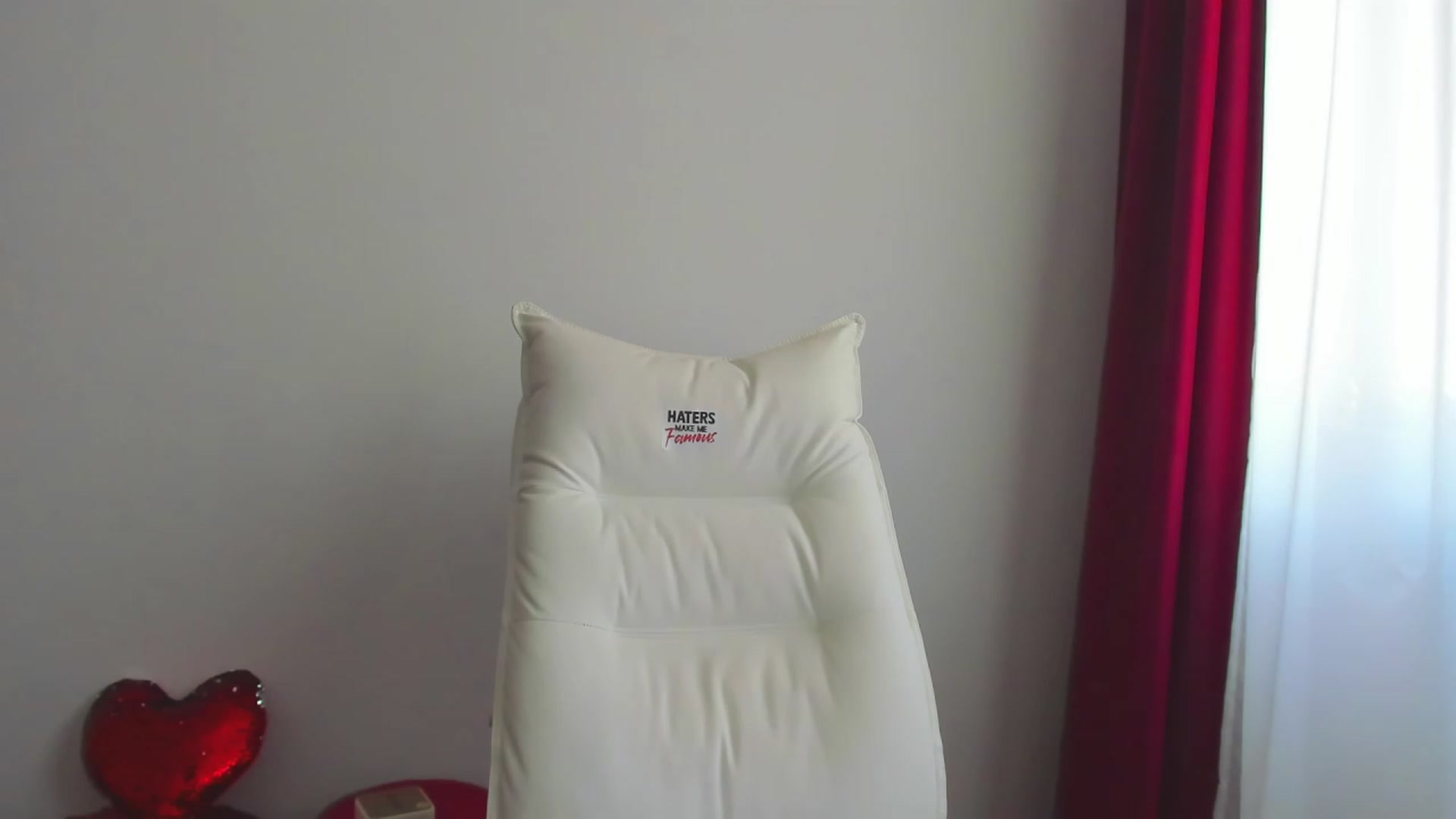 Gallery image thumbnail from AlyssiaKENT1's myfreecams stream on, 01/14/2024, 10:24 image 20 of 20