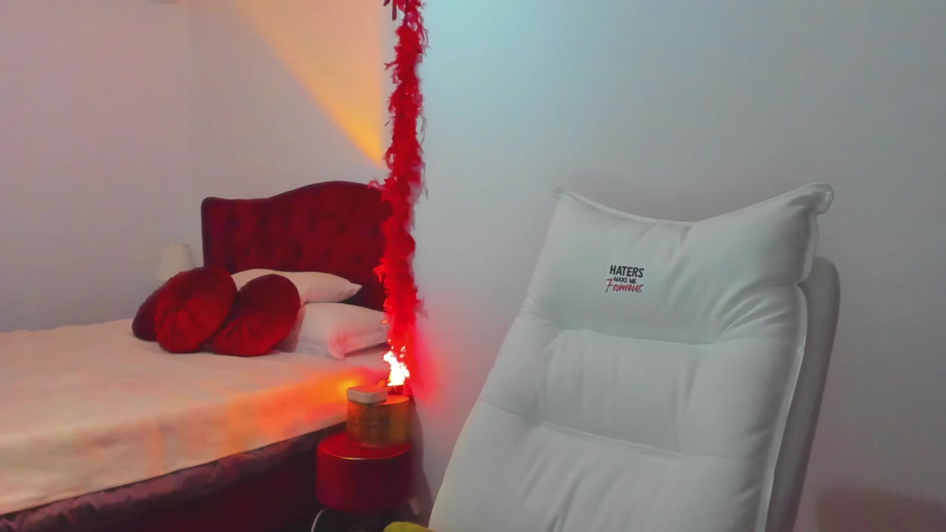 Gallery image thumbnail from AlyssiaKENT1's myfreecams stream on, 01/22/2024, 18:19 image 9 of 20
