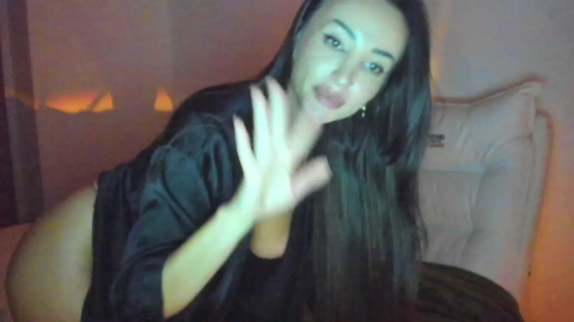 Gallery image thumbnail from AlyssiaKENT1's myfreecams stream on, 01/24/2024, 18:38 image 14 of 20