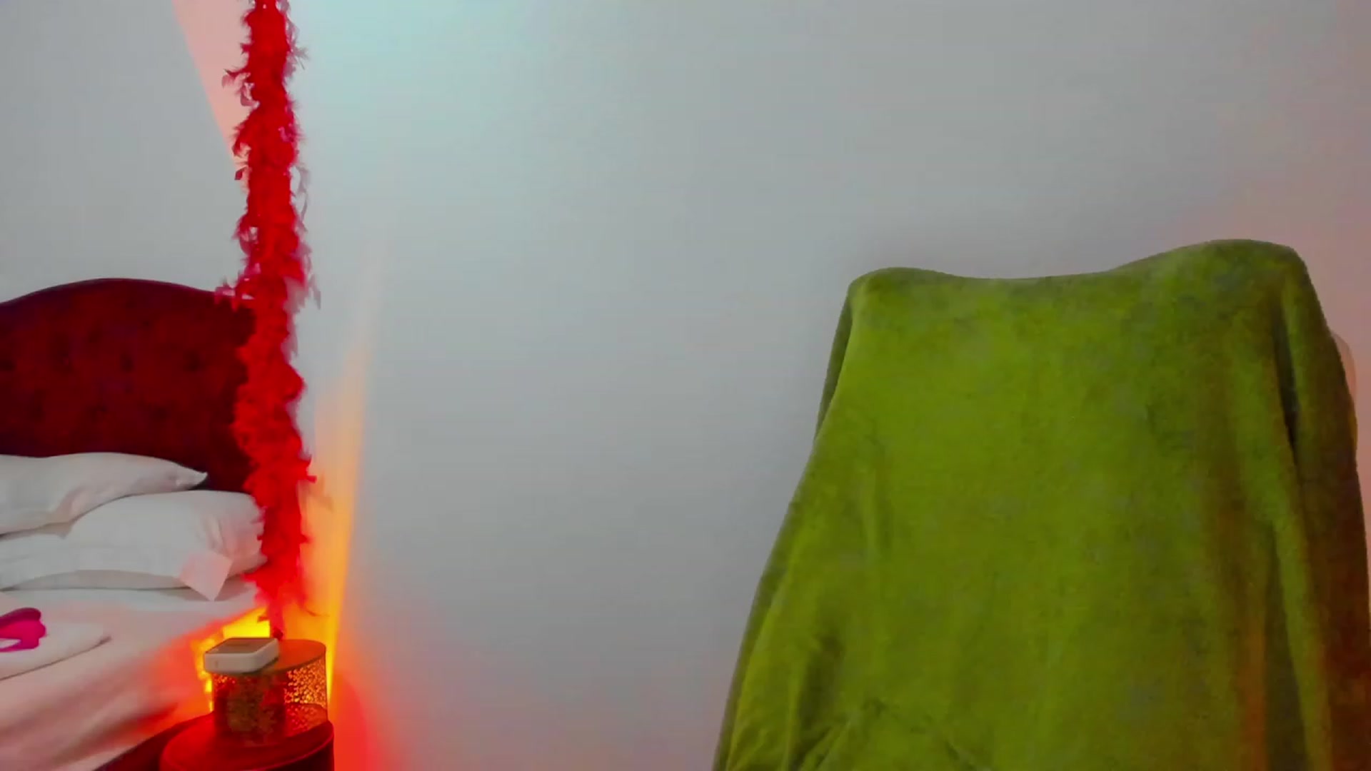 Gallery image thumbnail from AlyssiaKENT1's myfreecams stream on, 01/25/2024, 15:29 image 15 of 20