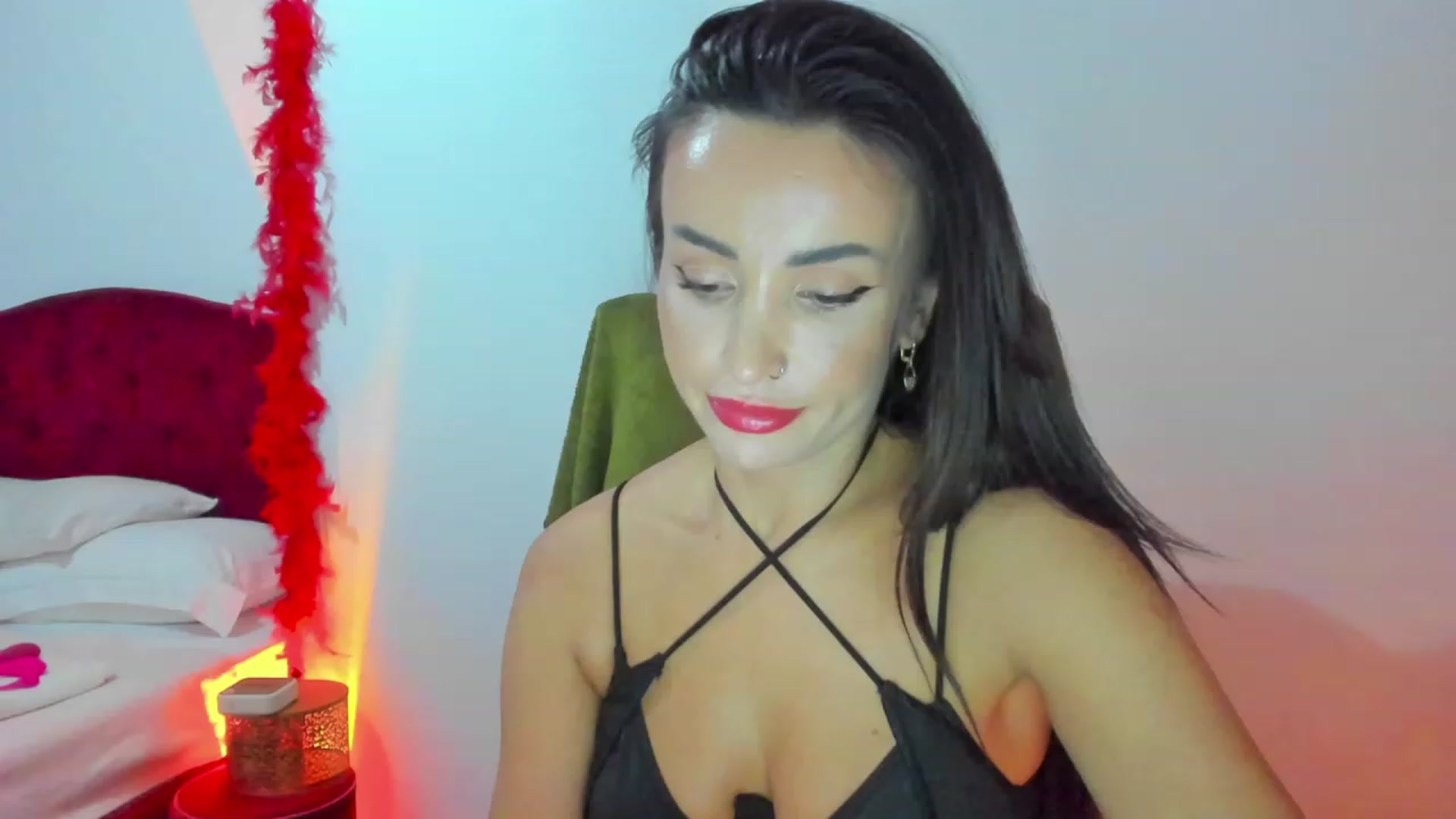 Gallery image thumbnail from AlyssiaKENT1's myfreecams stream on, 01/25/2024, 16:00 image 17 of 20