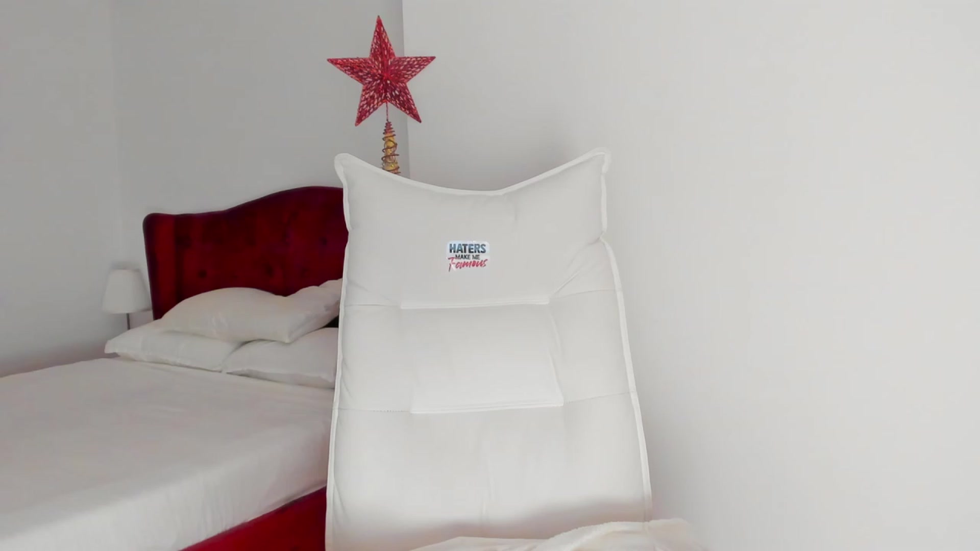 Gallery image thumbnail from AlyssiaKENT1's myfreecams stream on, 02/07/2024, 05:53 image 11 of 20