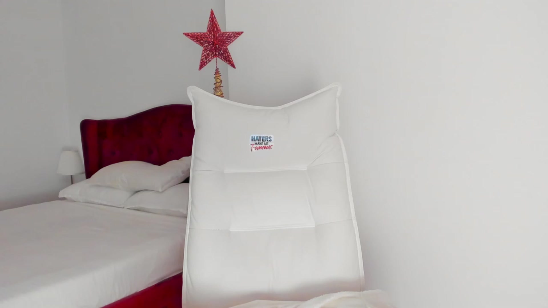 Gallery image thumbnail from AlyssiaKENT1's myfreecams stream on, 02/07/2024, 05:53 image 14 of 20
