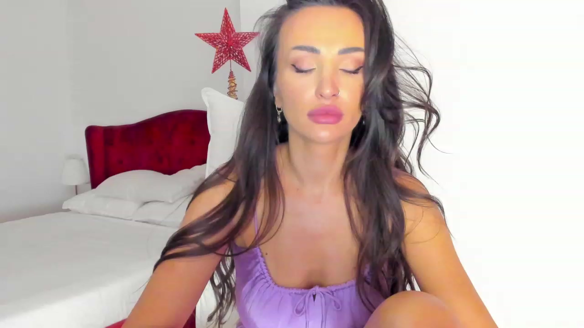 Gallery image thumbnail from AlyssiaKENT1's myfreecams stream on, 02/07/2024, 05:53 image 7 of 20
