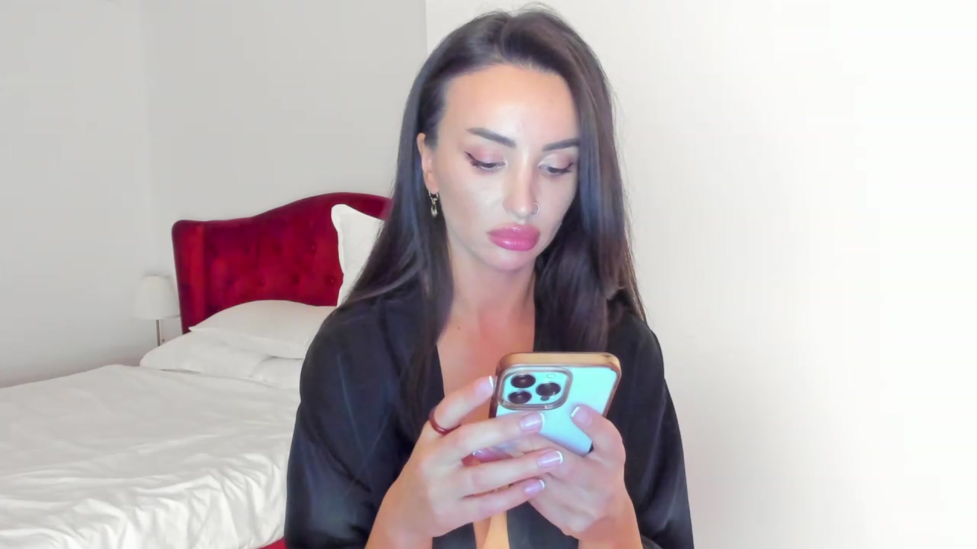 Gallery image thumbnail from AlyssiaKENT1's myfreecams stream on, 02/13/2024, 17:03 image 20 of 20