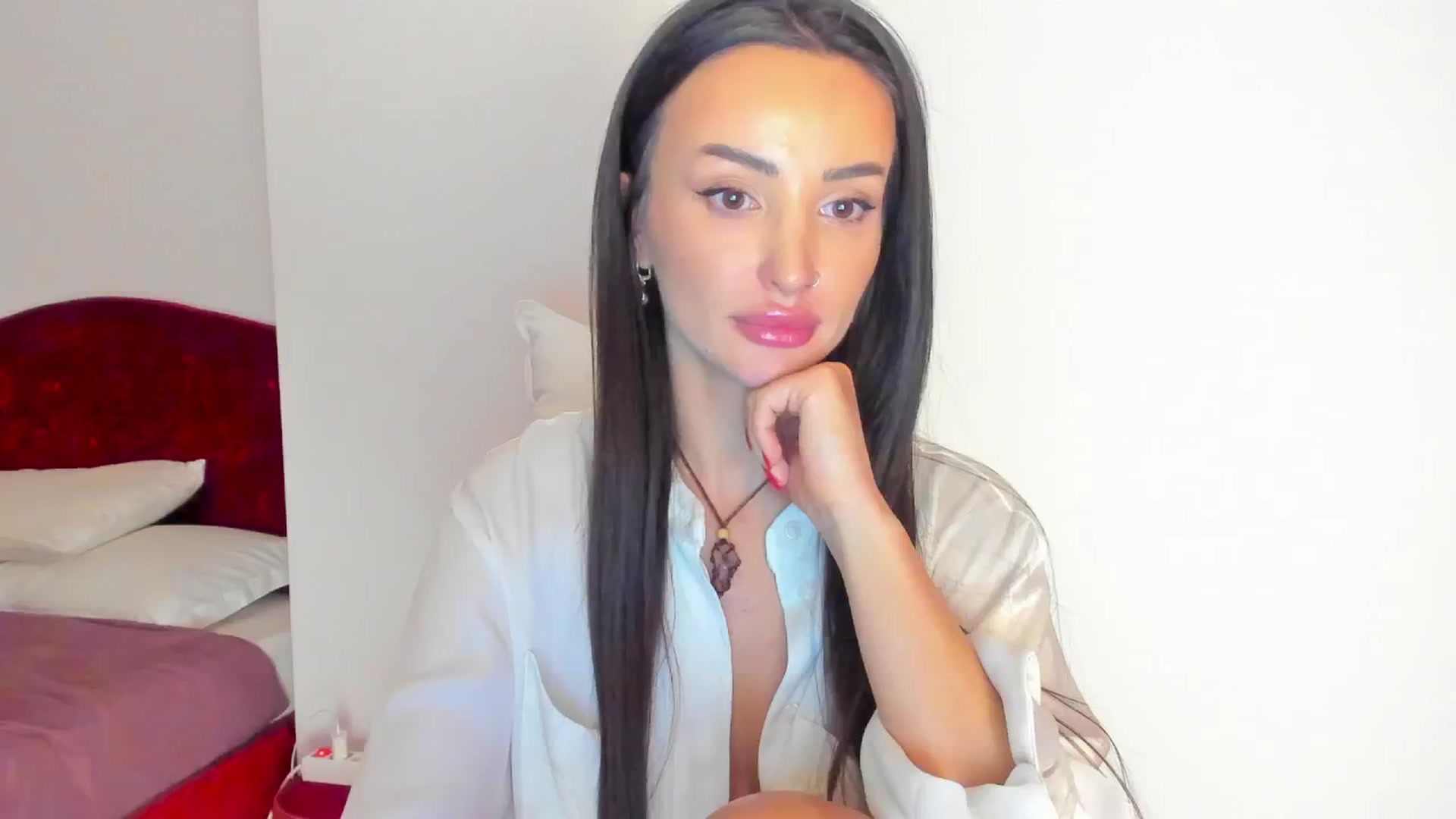 Gallery image thumbnail from AlyssiaKENT1's myfreecams stream on, 02/18/2024, 19:40 image 19 of 20