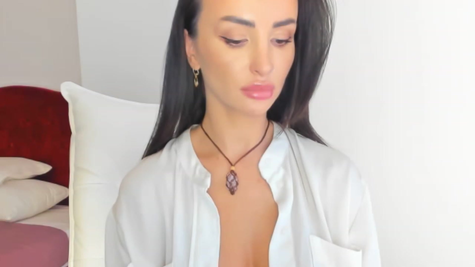 Gallery image thumbnail from AlyssiaKENT1's myfreecams stream on, 02/20/2024, 15:53 image 17 of 20